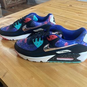 DEAD STOCK Nike air max galaxy NEVER worn mint condition